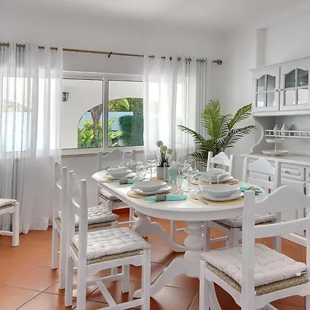 Francella- Relaxing Holidays In An Ideal Location By Dreamvillasalbufeira Villa