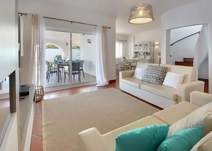 Francella- Relaxing Holidays In An Ideal Location By Dreamvillasalbufeira Villa