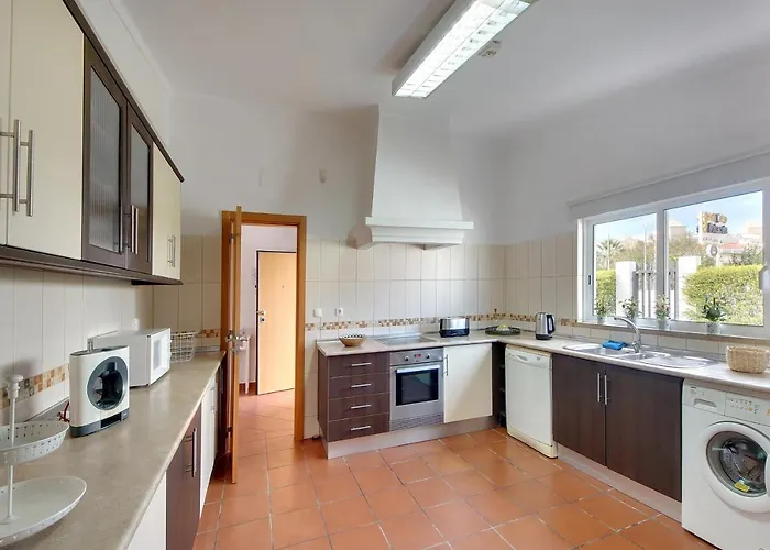 Francella- Relaxing Holidays In An Ideal Location By Dreamvillasalbufeira Villa *